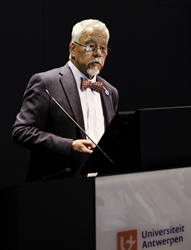 Dr. Miranda speaking at the 2023 Vesalius Triennial