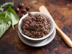Black Olive Tapenade With Garlic, Capers, and Anchovies Recipe - Courtesy of Serious Eats